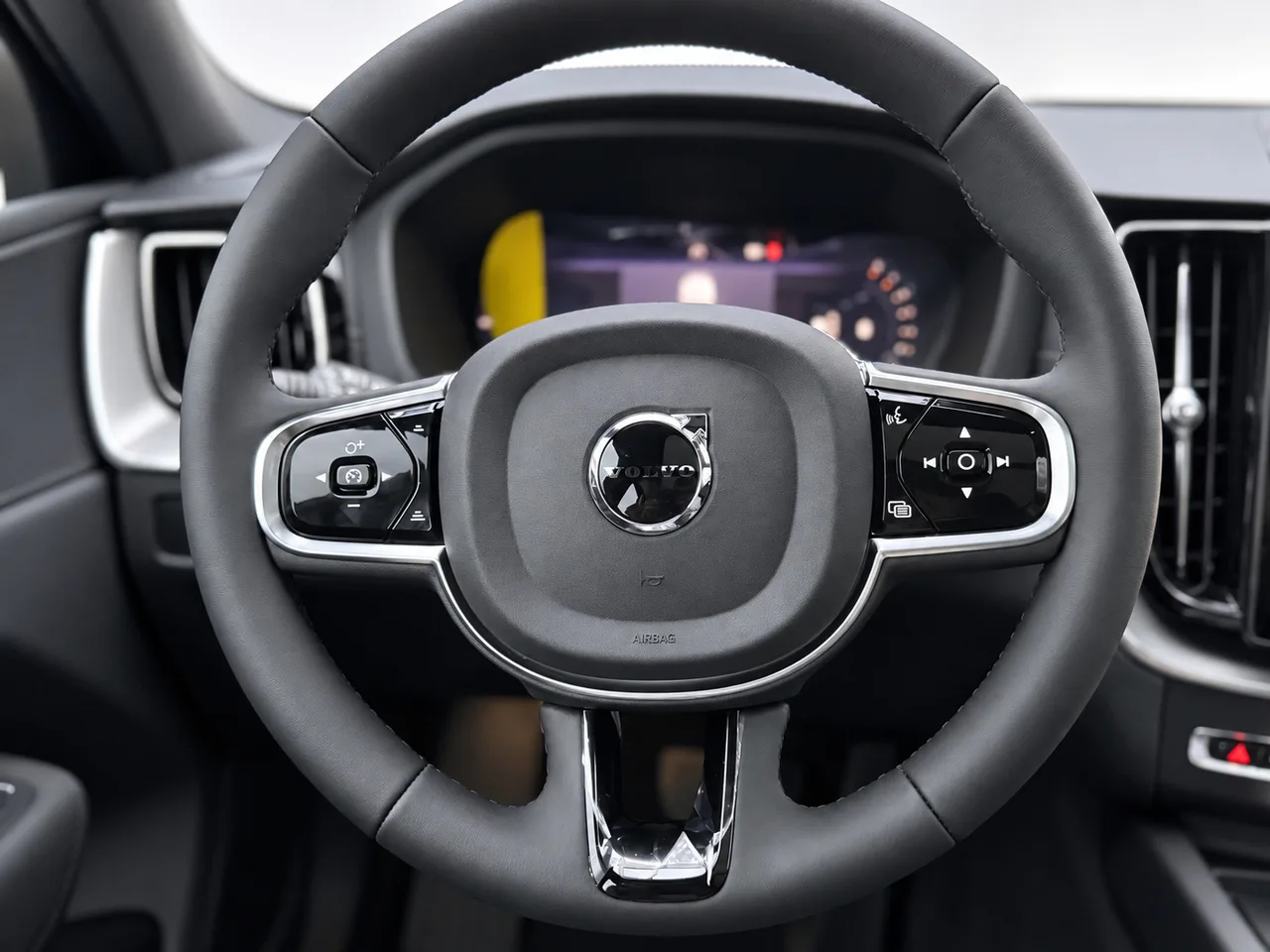Volvo XC60 2026 — фото 21