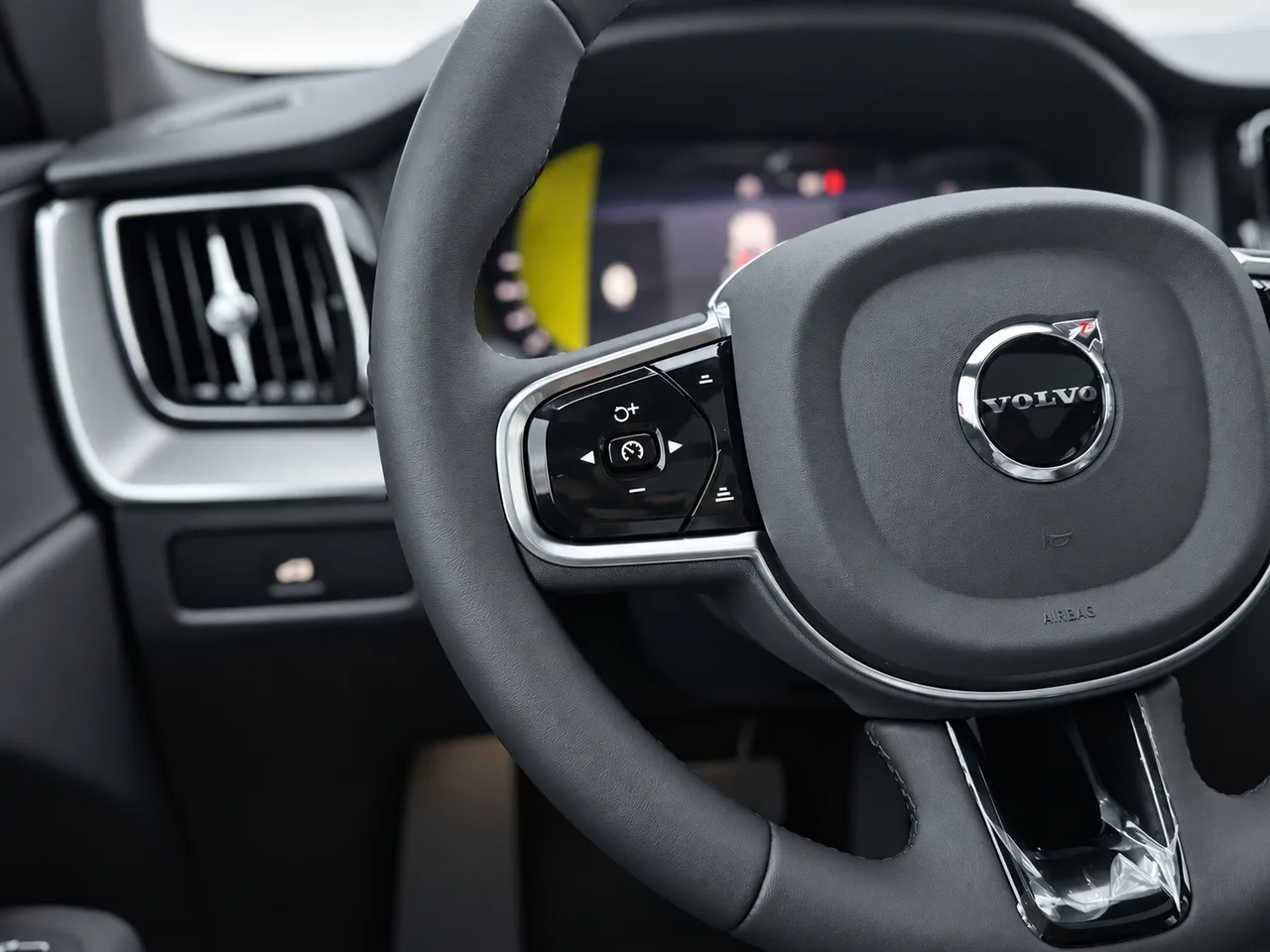 Volvo XC60 2026 — фото 14